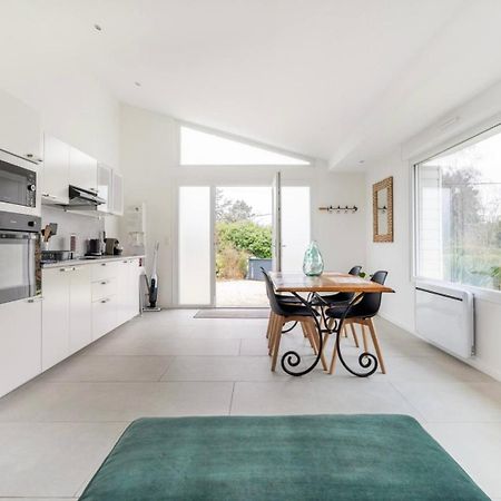 Villa entourée de verdure avec parking privé Halluin Esterno foto
