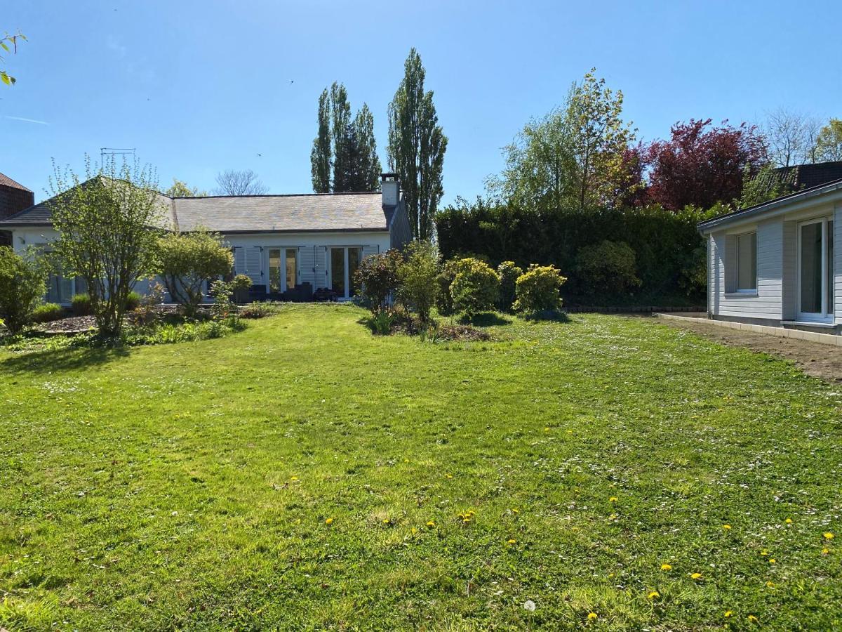 Villa entourée de verdure avec parking privé Halluin Esterno foto