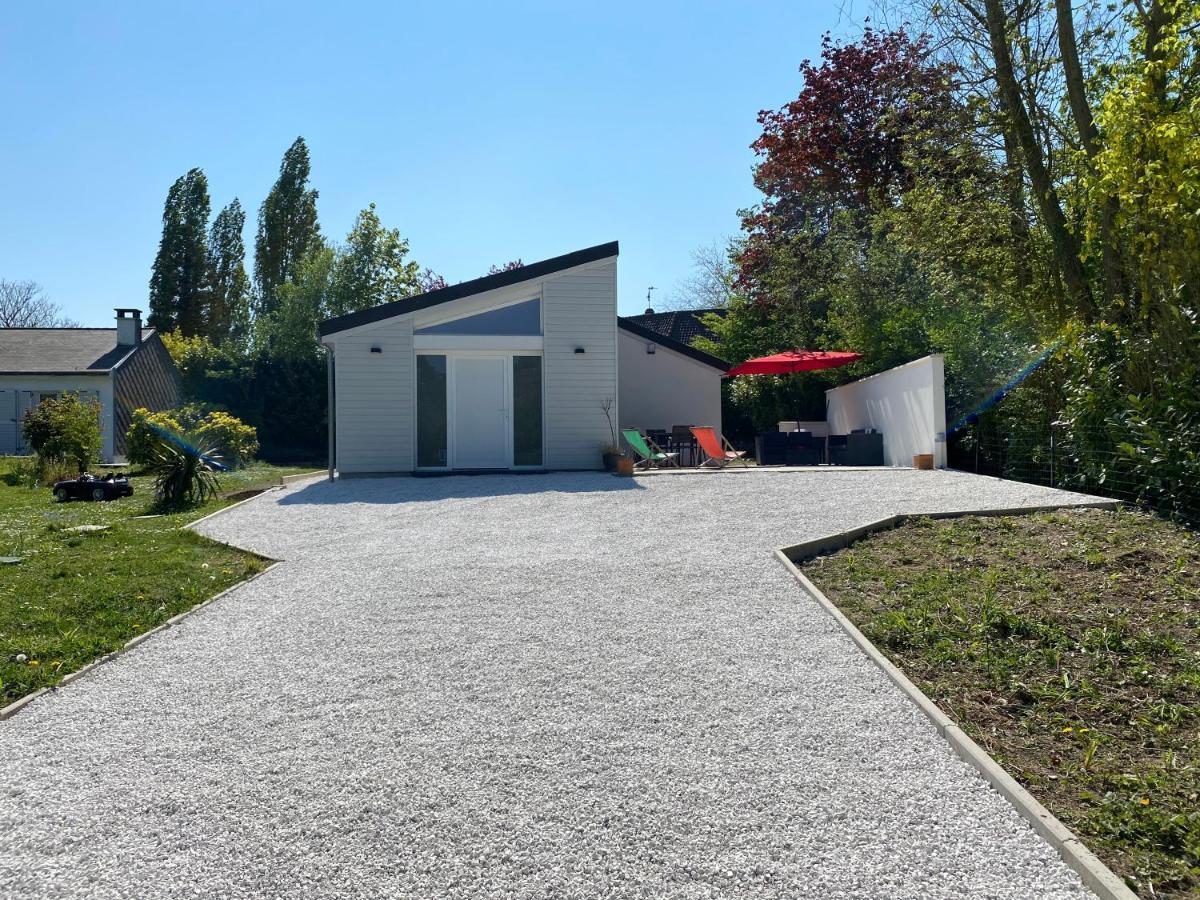 Villa entourée de verdure avec parking privé Halluin Esterno foto